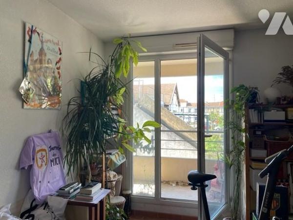 Appartement de type t2 avec balcon vendu loué 