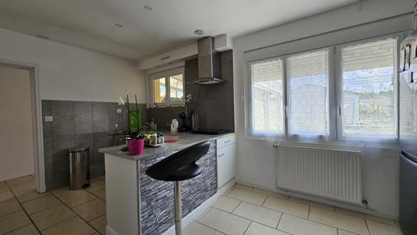 Casteljaloux (47700) Maison proximité voie verte, emplacement idéal entre lac et centre ville, 3 chambres, garage, jardin 1000m²