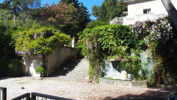 Vente Maison 6 pièces 215 m2 à Villeneuve-Lès-Avignon