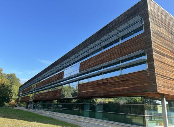 Bureaux à louer à Boigny-sur-Bionne - Proche Orléans (45) - 4 200 m² divisibles à partir de 533 m2 - Loyer attractif 50 euros HT/m²/an