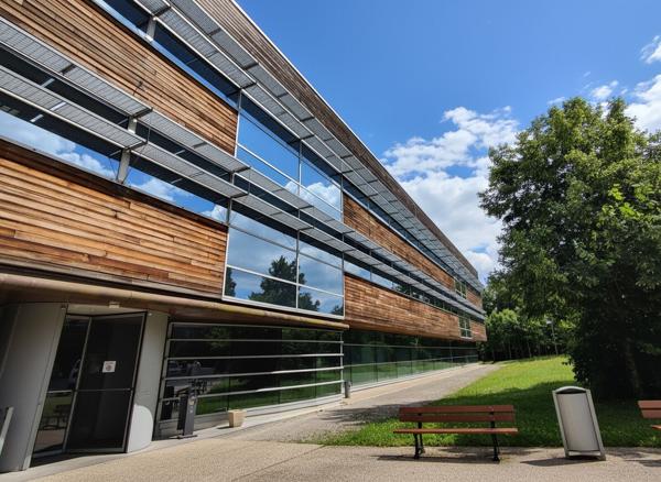 Bureaux à louer à Boigny-sur-Bionne - Proche Orléans (45) - 4 200 m² divisibles à partir de 533 m2 - Loyer attractif 50 euros HT/m²/an