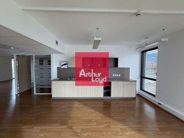 Bureaux à louer à Meylan surface de 292 m² avec parkings privatifs