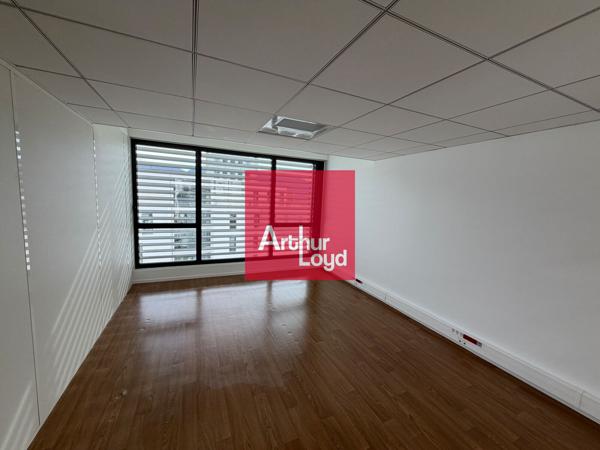 Bureaux à louer à Meylan surface de 292 m² avec parkings privatifs