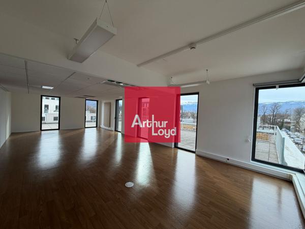 Bureaux à louer à Meylan surface de 292 m² avec parkings privatifs