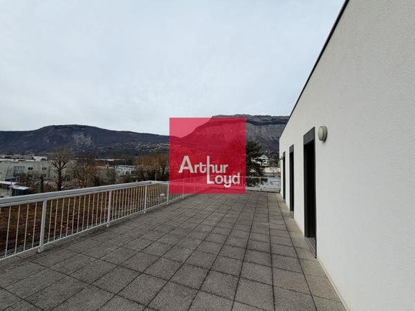 Bureaux à louer à Meylan surface de 292 m² avec parkings privatifs
