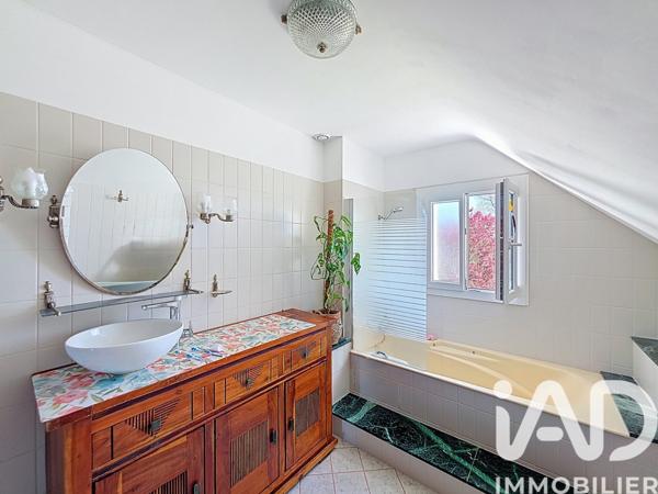 Maison à vendre 7 pièces 172 m² Luynes