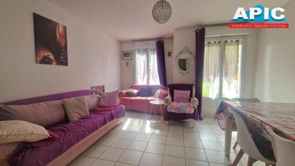 GROSLAY,

APPARTEMENT VENDU LOUÉ.

Dans résidence ...