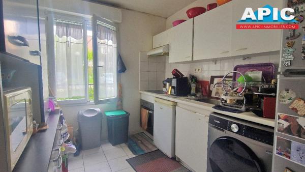 GROSLAY,

APPARTEMENT VENDU LOUÉ.

Dans résidence ...