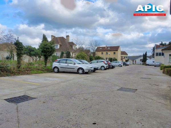 GROSLAY,

APPARTEMENT VENDU LOUÉ.

Dans résidence ...