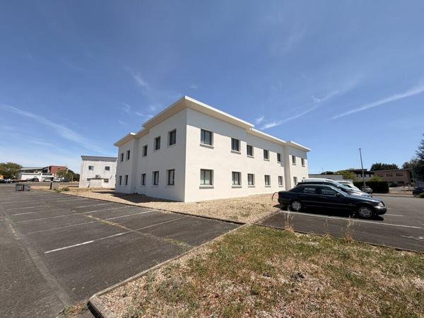 GRAND POITIERS - BUREAUX A LOUER DE 115M² - FUTUROSCOPE PROCHE AUTOROUTE