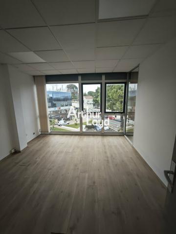 BUREAUX A LOUER DE 160M² SAINT LAURENT DU VAR