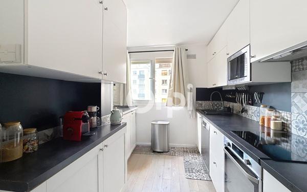 Appartement à vendre    4 pièces • 71,81 m2 Paris 15