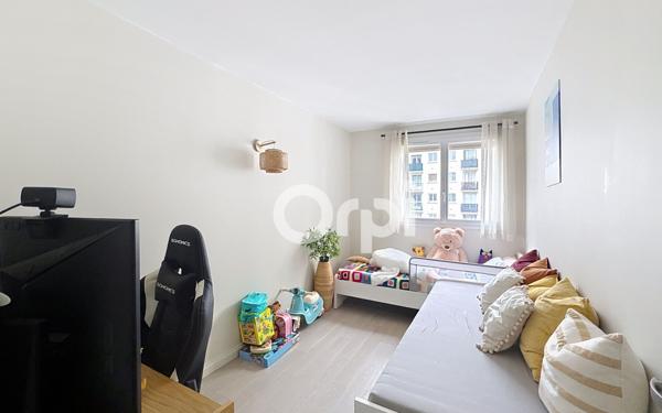 Appartement à vendre    4 pièces • 71,81 m2 Paris 15