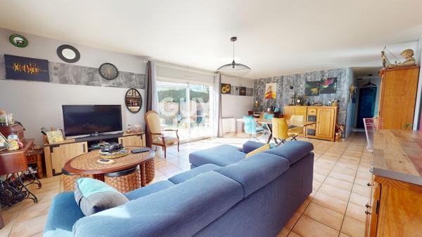 PAU (64000), Maison 4 pièces de 100 m² de 2001.