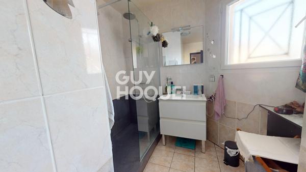 PAU (64000), Maison 4 pièces de 100 m² de 2001.