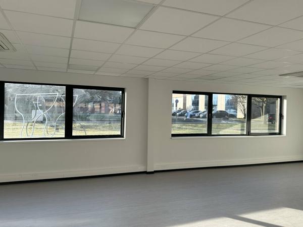 BUREAUX à LOUER de 445 m²