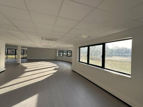 BUREAUX à LOUER de 445 m²