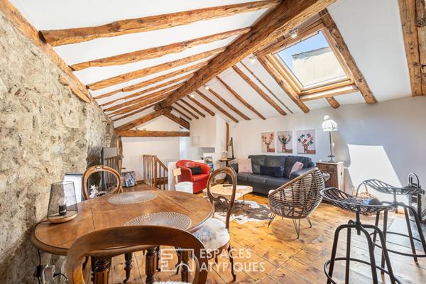 Ancien presbitère rénové en maison ou chambres d’hôtes à la montagne