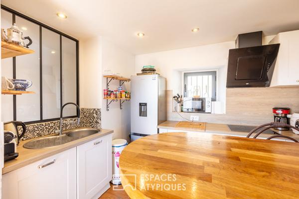 Ancien presbitère rénové en maison ou chambres d’hôtes à la montagne