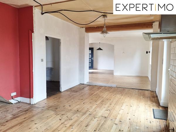 Servant (63560) Servant, Maison de 168 m² habitables avec cour et dépendances