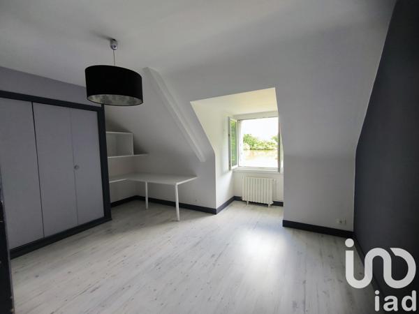 Maison traditionnelle 9 pièces de 217 m² à Saint-Avé (56890)