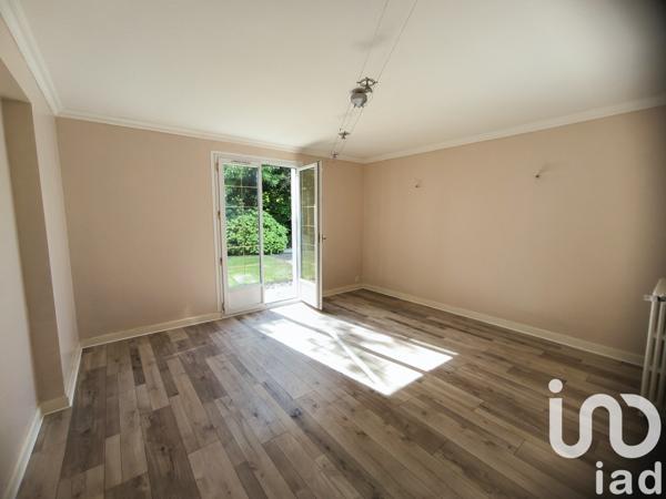 Maison traditionnelle 9 pièces de 217 m² à Saint-Avé (56890)