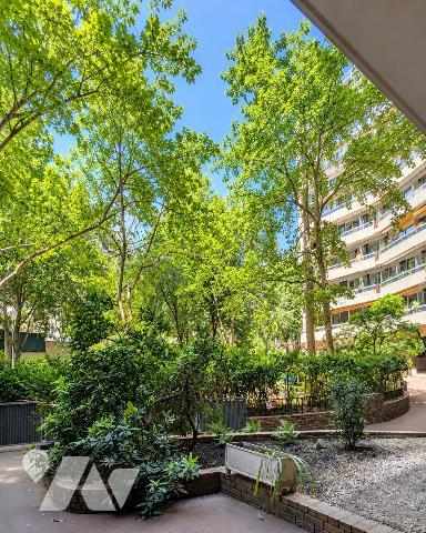 Studio 36 m² avec balcon – Paris 15e – Saint-Lambert / Vaugirard