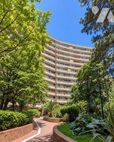 Studio 36 m² avec balcon – Paris 15e – Saint-Lambert / Vaugirard