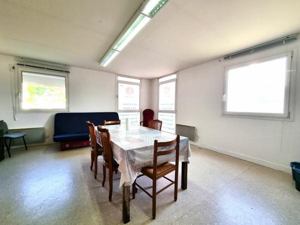 POITIERS BUREAUX A LOUER / A VENDRE FACE A LA POLYCLINIQUE DE LA PROVIDENCE : 92M²
