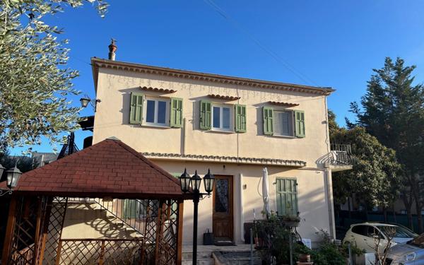 Appartement à louer    2 pièces •  Mouans-Sartoux