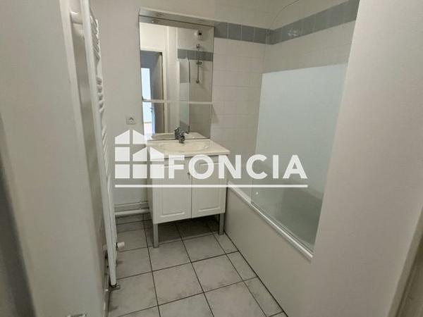 Location Appartement 2 pièces 49.6 m² - 1 PLACE KARINE RUBY Evreux 27000