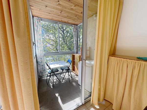 Studio avec loggia et grand garage
