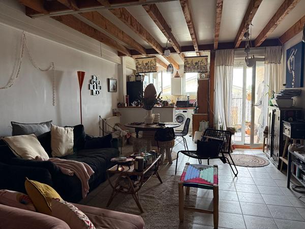 Begles proche stade Moga à vendre appartement T4 duplex avec garage fermé.