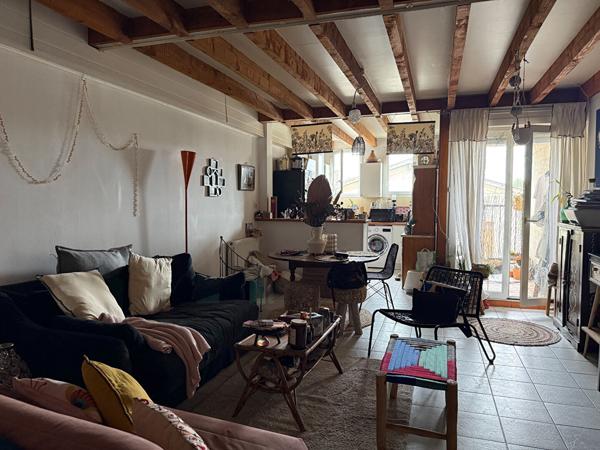 Begles proche stade Moga à vendre appartement T4 duplex avec garage fermé.