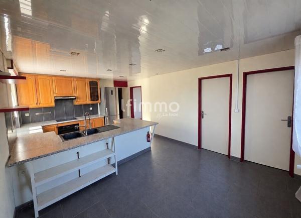 Grand duplex familial de 143 m² avec 2 garages et jardin privatif