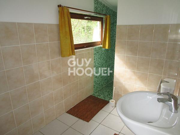 Isolé dans vallée verdoyante, 1.4ha de terrain