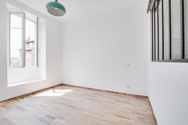 A VENDRE EN EXCLUSIVITE NANTES ROND-PONT-DE RENNES SPACIEUX TYPE 2 ENTIEREMENT RENOVE