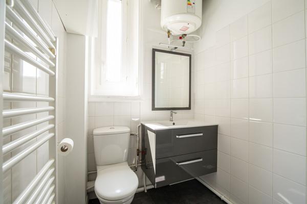 A VENDRE EN EXCLUSIVITE NANTES ROND-PONT-DE RENNES SPACIEUX TYPE 2 ENTIEREMENT RENOVE