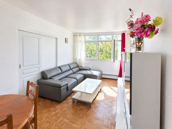 Appartement Verneuil Sur Seine 4 pièce(s) 69 m2 149 000 € **  - Référence  1833