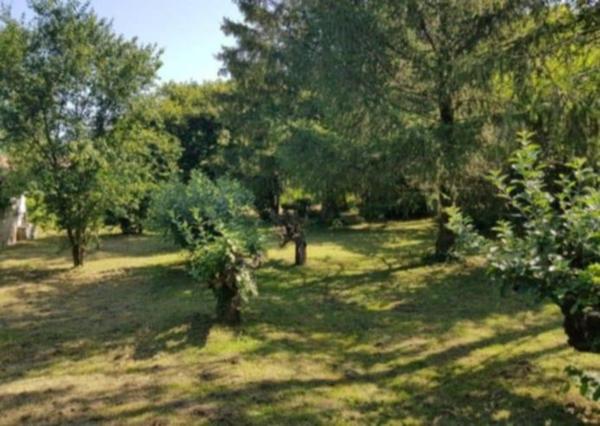 MAISON À RÉNOVER AVEC DÉPENDANCES - TRÈS BEAU POTENTIEL