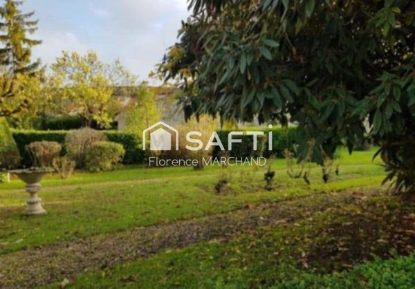 MAISON À RÉNOVER AVEC DÉPENDANCES - TRÈS BEAU POTENTIEL