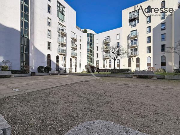 PUTEAUX/ Ampère - Appartement 2 pièces 54m² - 1 Parking
