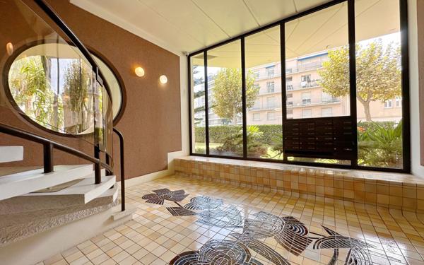 Appartement à vendre    2 pièces • 58 m2 Cannes