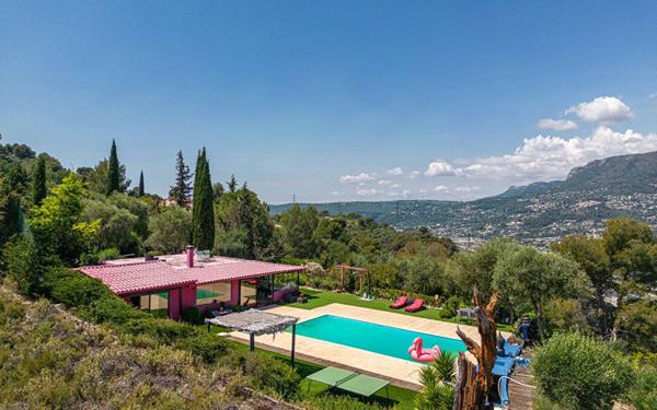 Maison à vendre    6 pièces •  Colomars