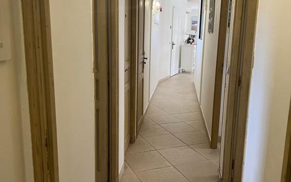 Maison à vendre    4 pièces •  Carros