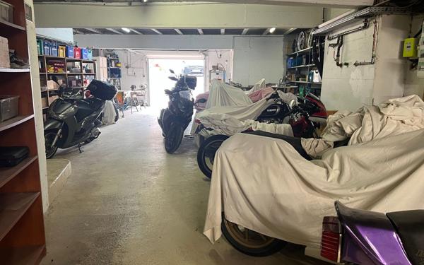 Maison à vendre    4 pièces •  Carros