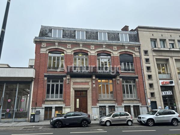 À vendre : Bureaux spacieux et lumineux au coeur d'un quartier dynamique de Roubaix - Accessibilité optimale et forte attractivité