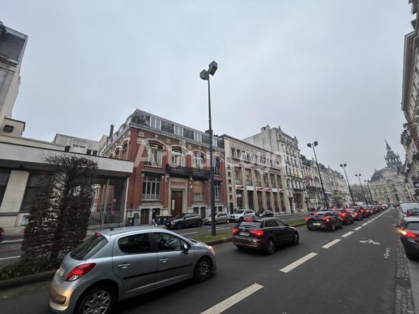 À vendre : Bureaux spacieux et lumineux au coeur d'un quartier dynamique de Roubaix - Accessibilité optimale et forte attractivité