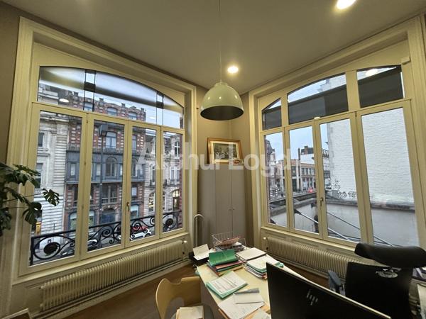 À vendre : Bureaux spacieux et lumineux au coeur d'un quartier dynamique de Roubaix - Accessibilité optimale et forte attractivité