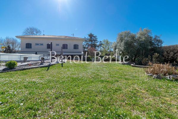 Maison familiale, piscine, T3 attenant !